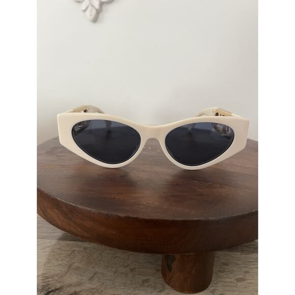 Fendi o’clock Fe40049I Sunglasses 25V White Ivory 54-17-145MM - Picture 2 of 8